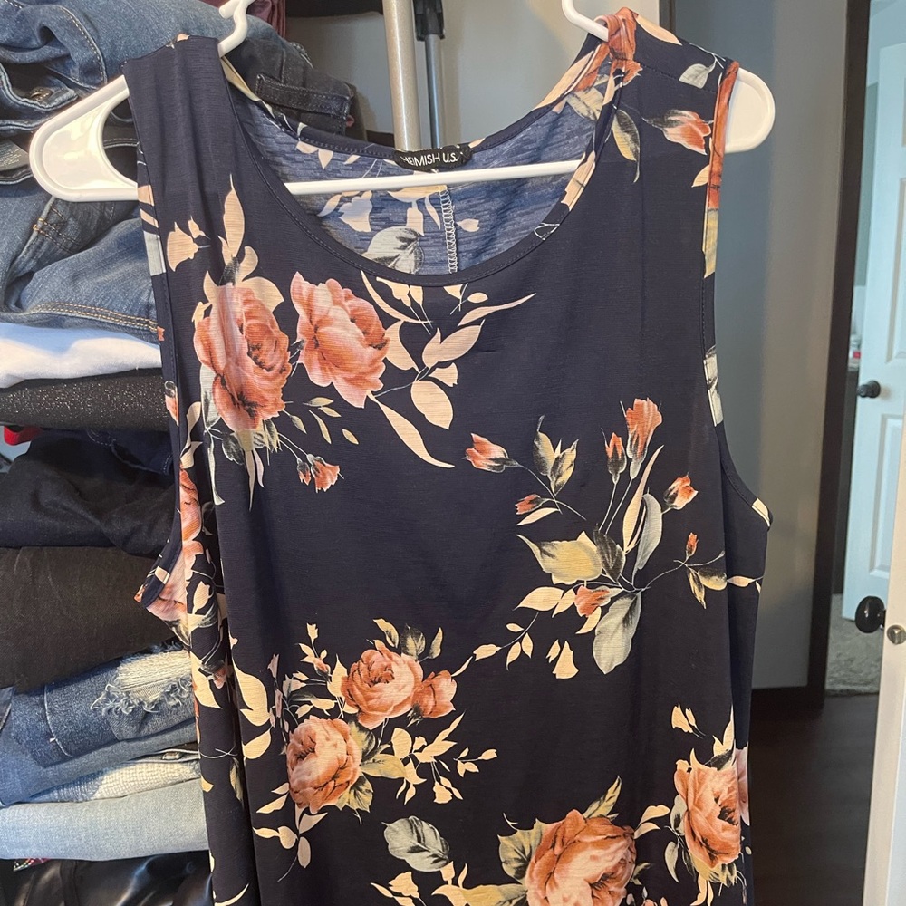 Navy and pink floral flowy tank from boutique 3x